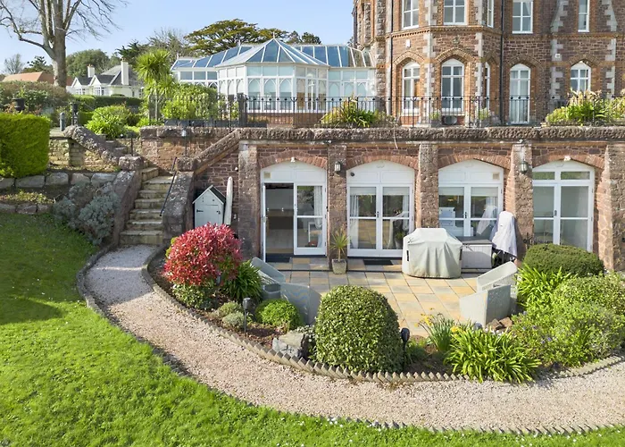 Manor House Apartment 16 - Coastal Torquay Haven